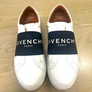 🤩🤩Givenchy City Sport Leather Low-Top Sneakers size 41🤩🤩